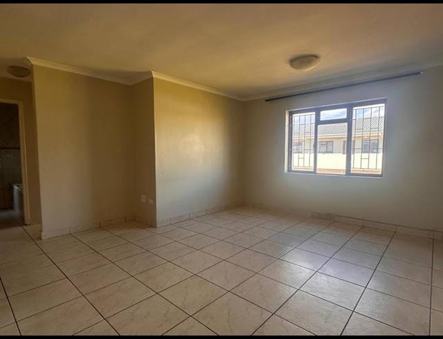 2 BEDROOM PROPERTY TO RENT IN STRAND CENTRAL